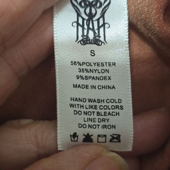 - HAH, CRUSHED VELVET ULTRA HIGH WAIST/FLAIR LEG PANTS SIZE SMALL. - Picture 11 of 11